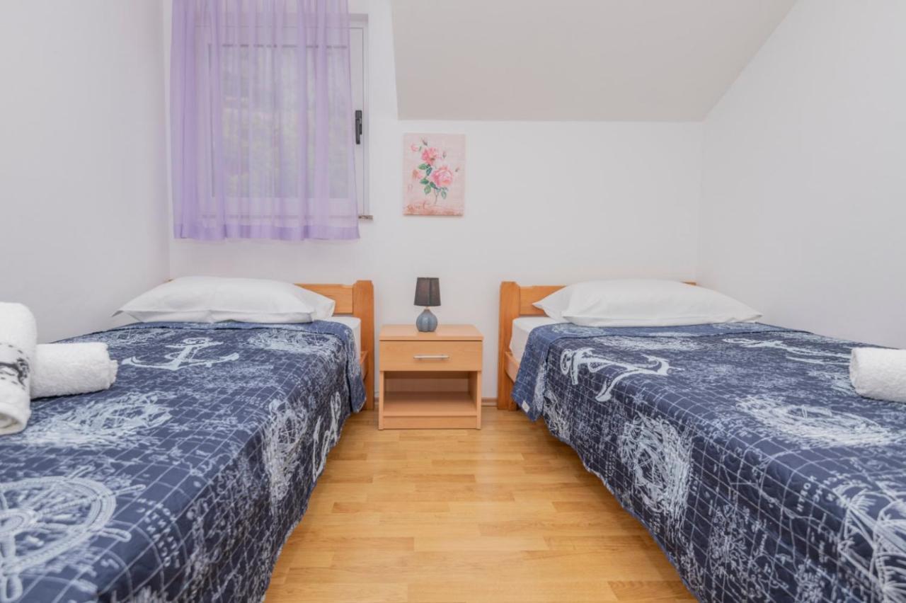 Apartments Zdravka Локва-Рогозниця Екстер'єр фото