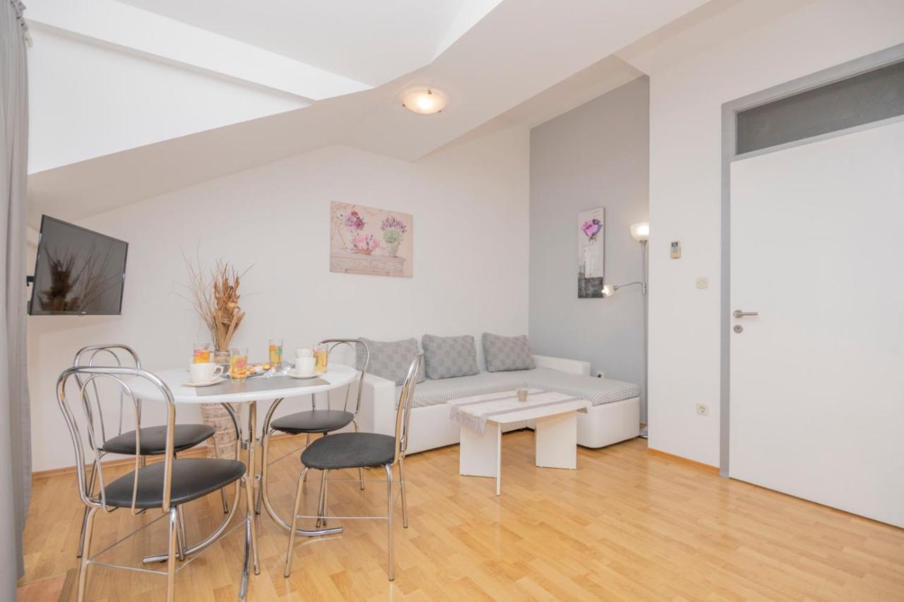 Apartments Zdravka Локва-Рогозниця Екстер'єр фото