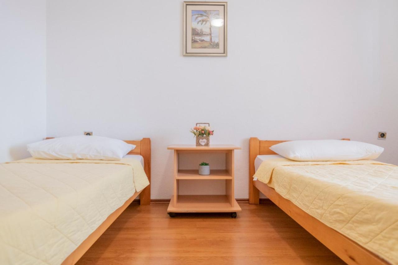 Apartments Zdravka Локва-Рогозниця Екстер'єр фото
