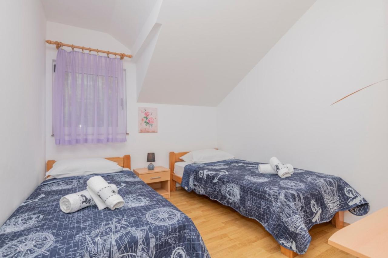 Apartments Zdravka Локва-Рогозниця Екстер'єр фото