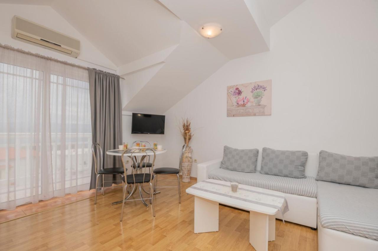 Apartments Zdravka Локва-Рогозниця Екстер'єр фото