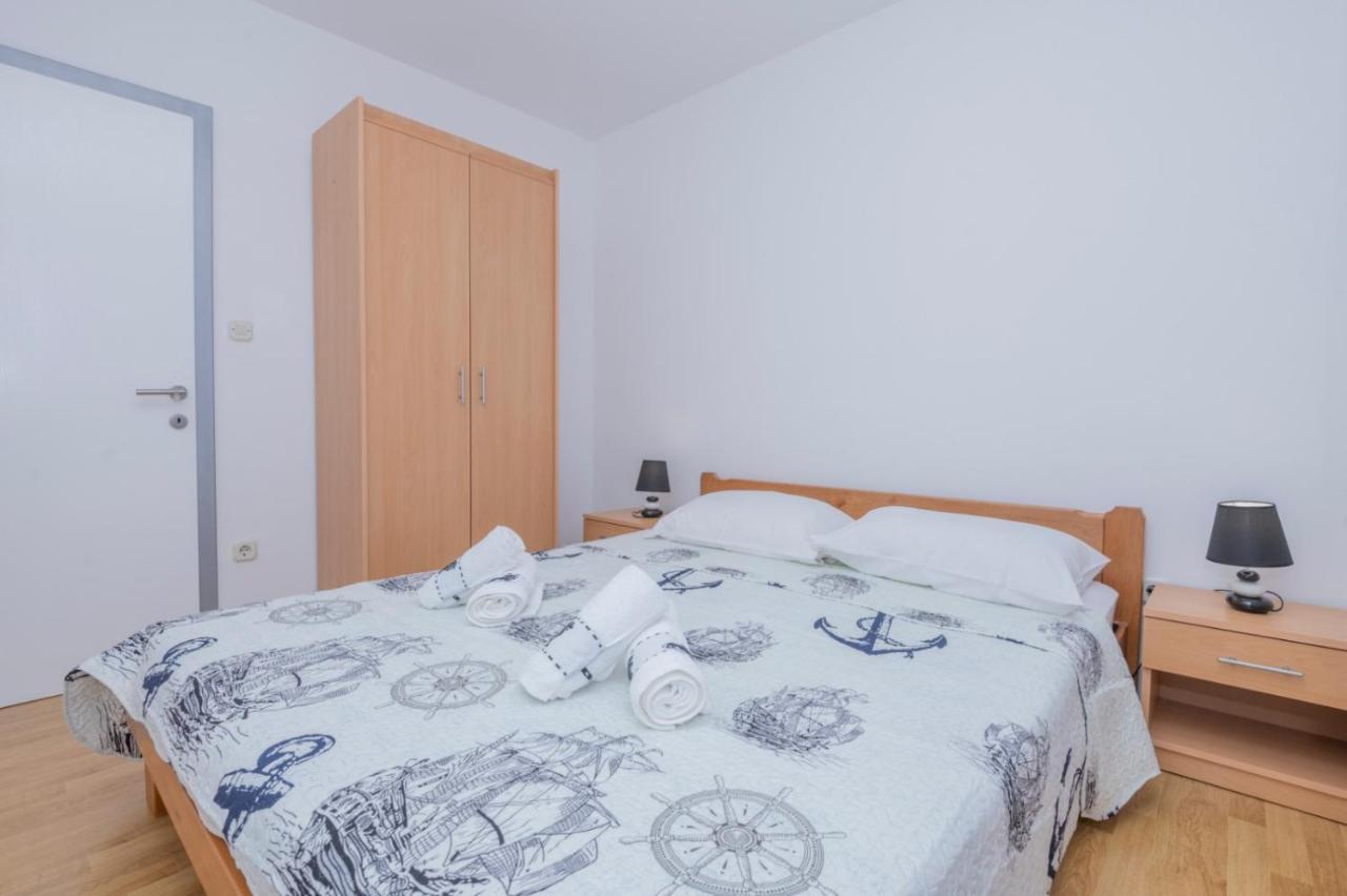 Apartments Zdravka Локва-Рогозниця Екстер'єр фото